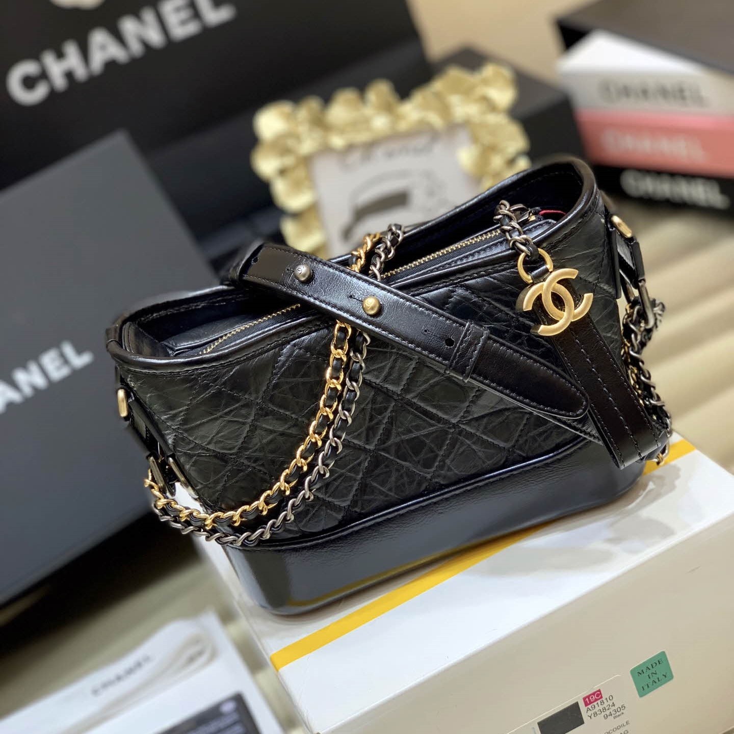 샤넬 가브리엘 스몰 호보백 카프스킨 A91810