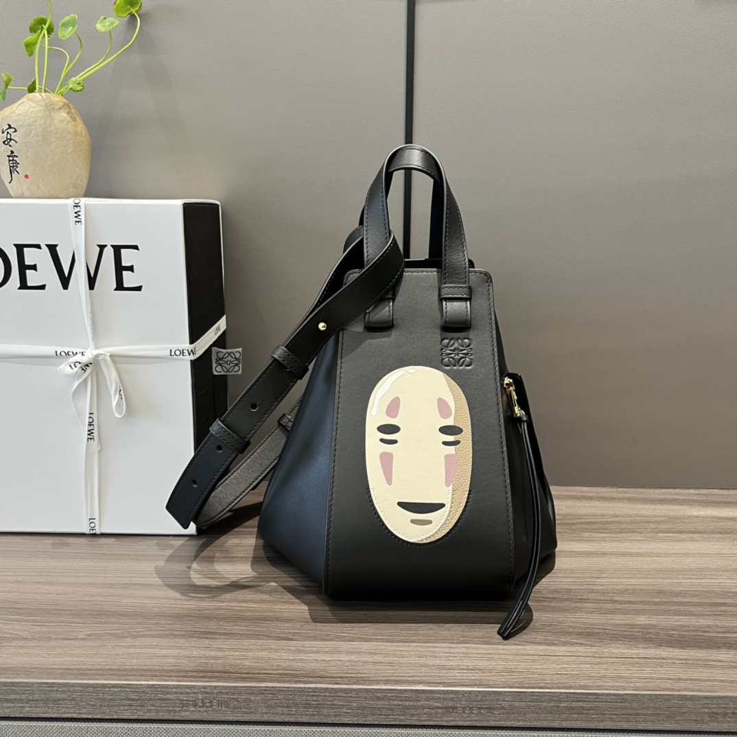 로에베 해먹 스몰 숄더백