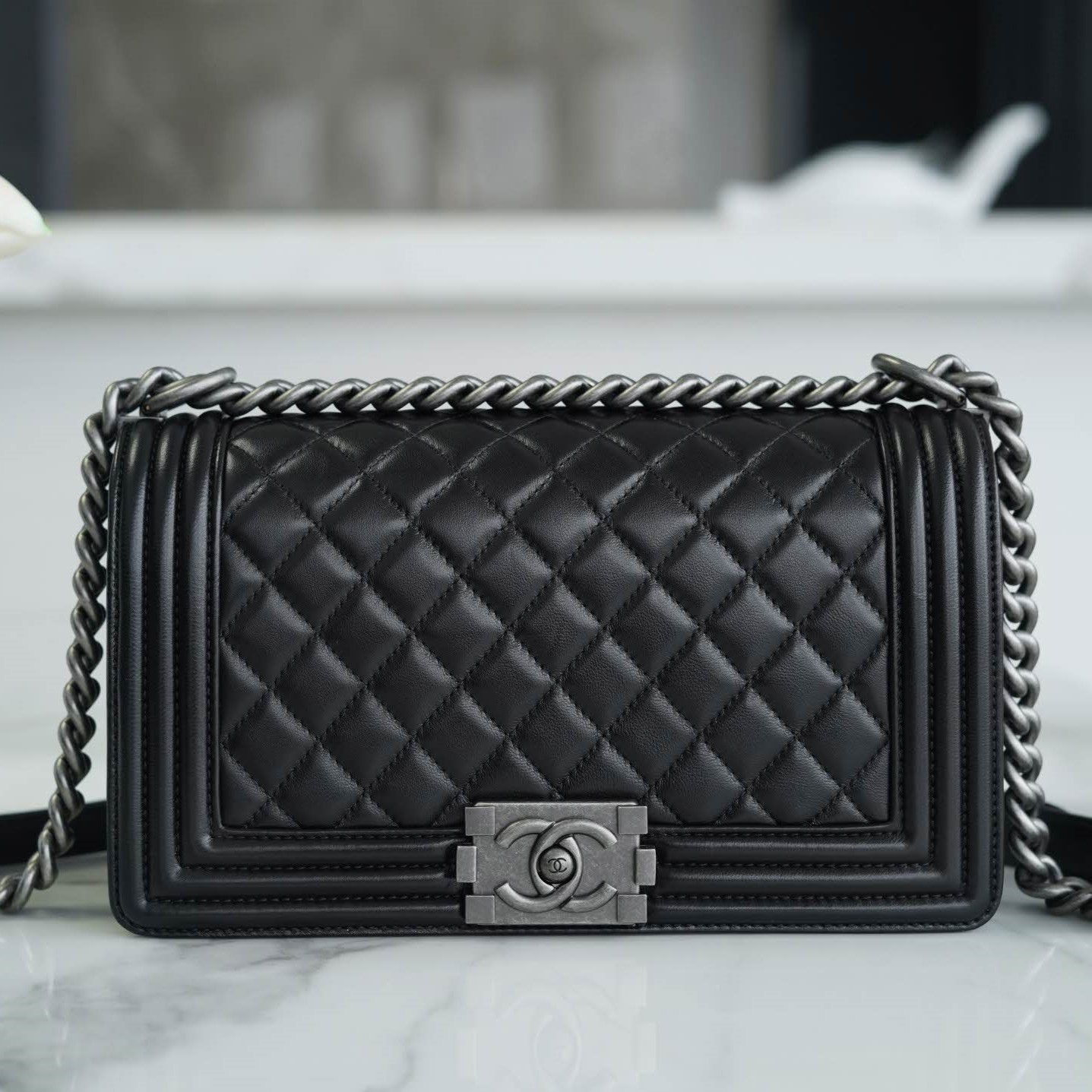 샤넬 미디엄 보이백 램스킨  A67086  1250