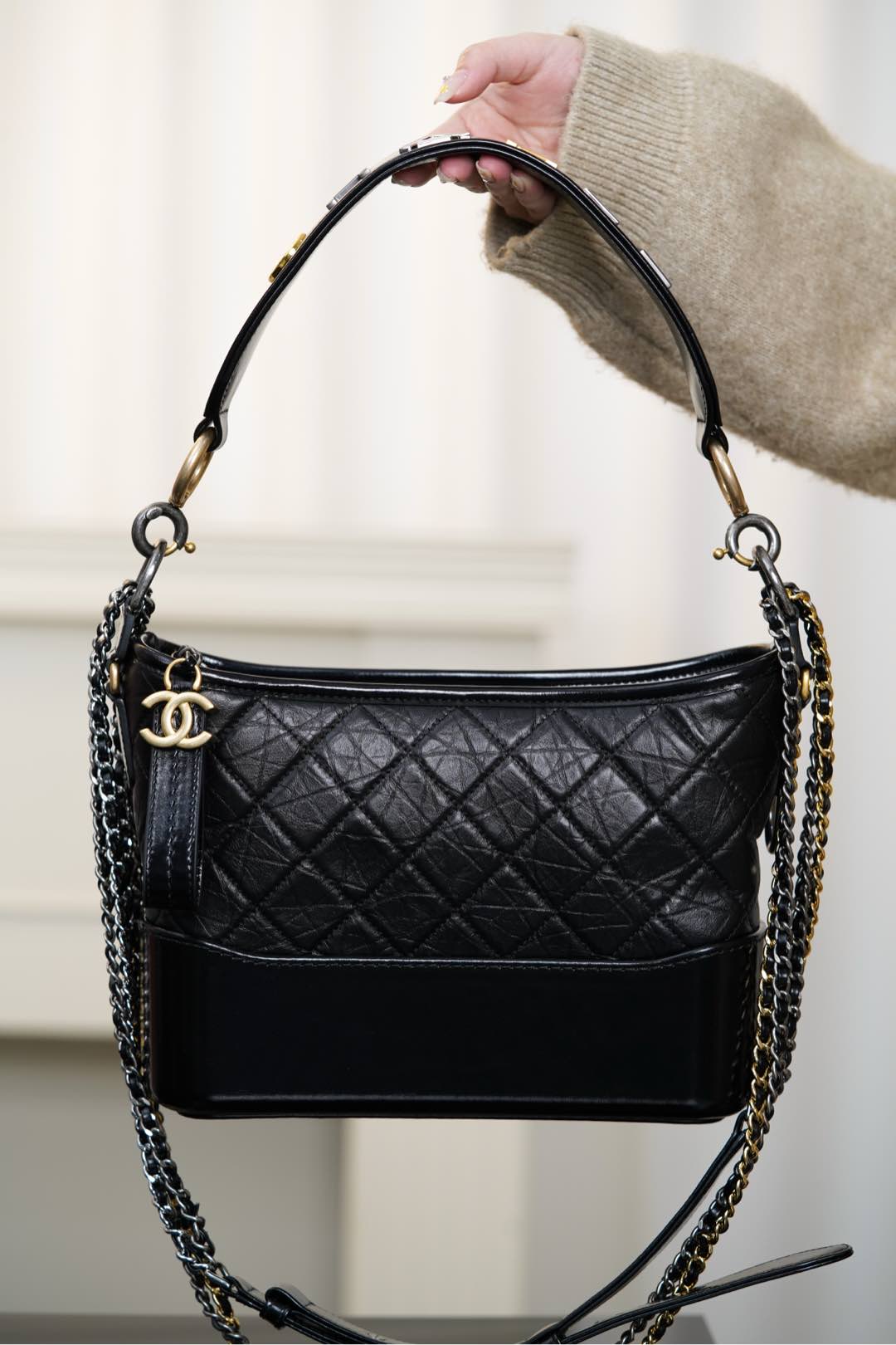 샤넬 가브리엘 탑핸들 뉴미디엄 호보백 카프스킨 AS1582  1550