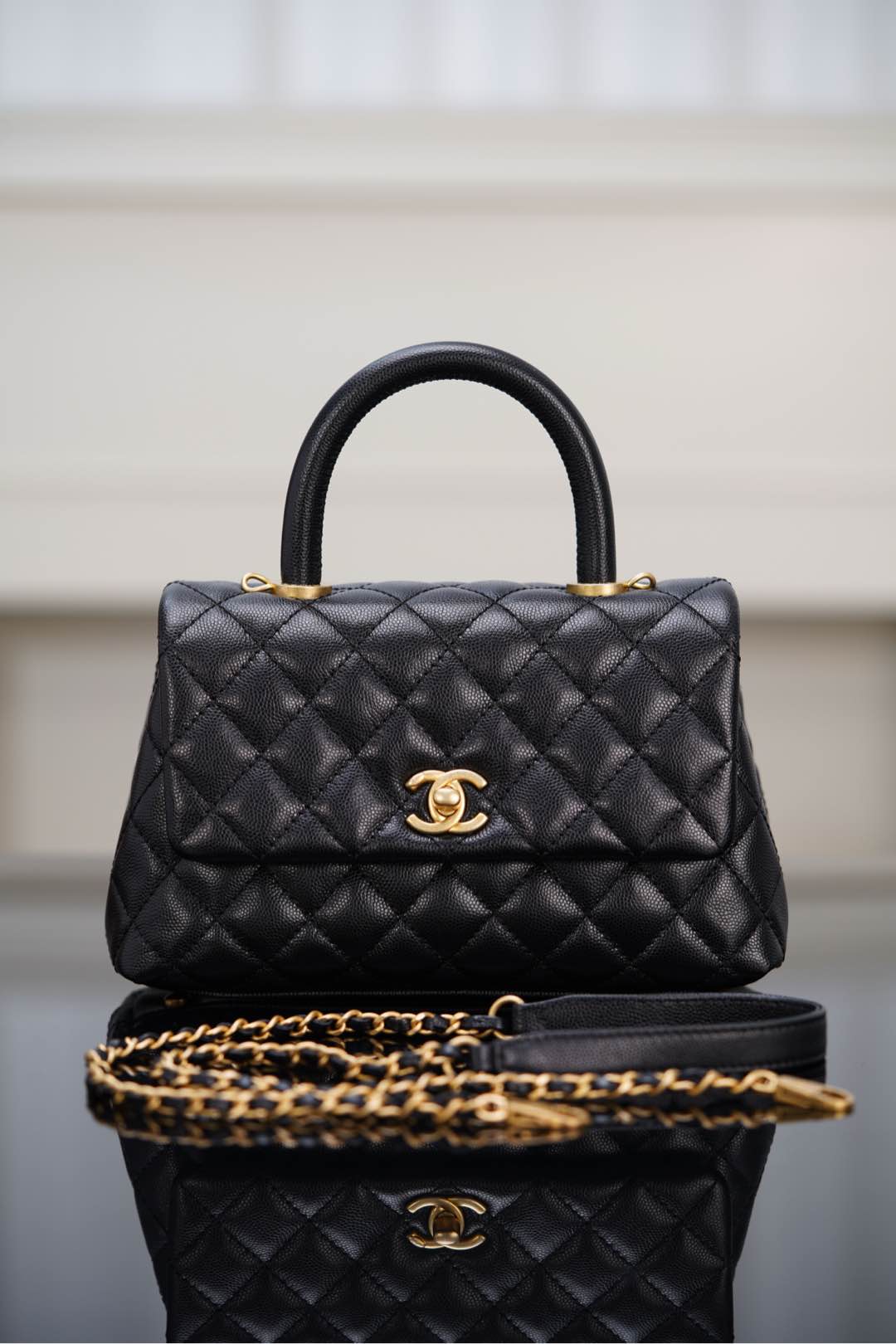 샤넬 코코 핸들 스몰 플랩백 캐비어 A92990  1480