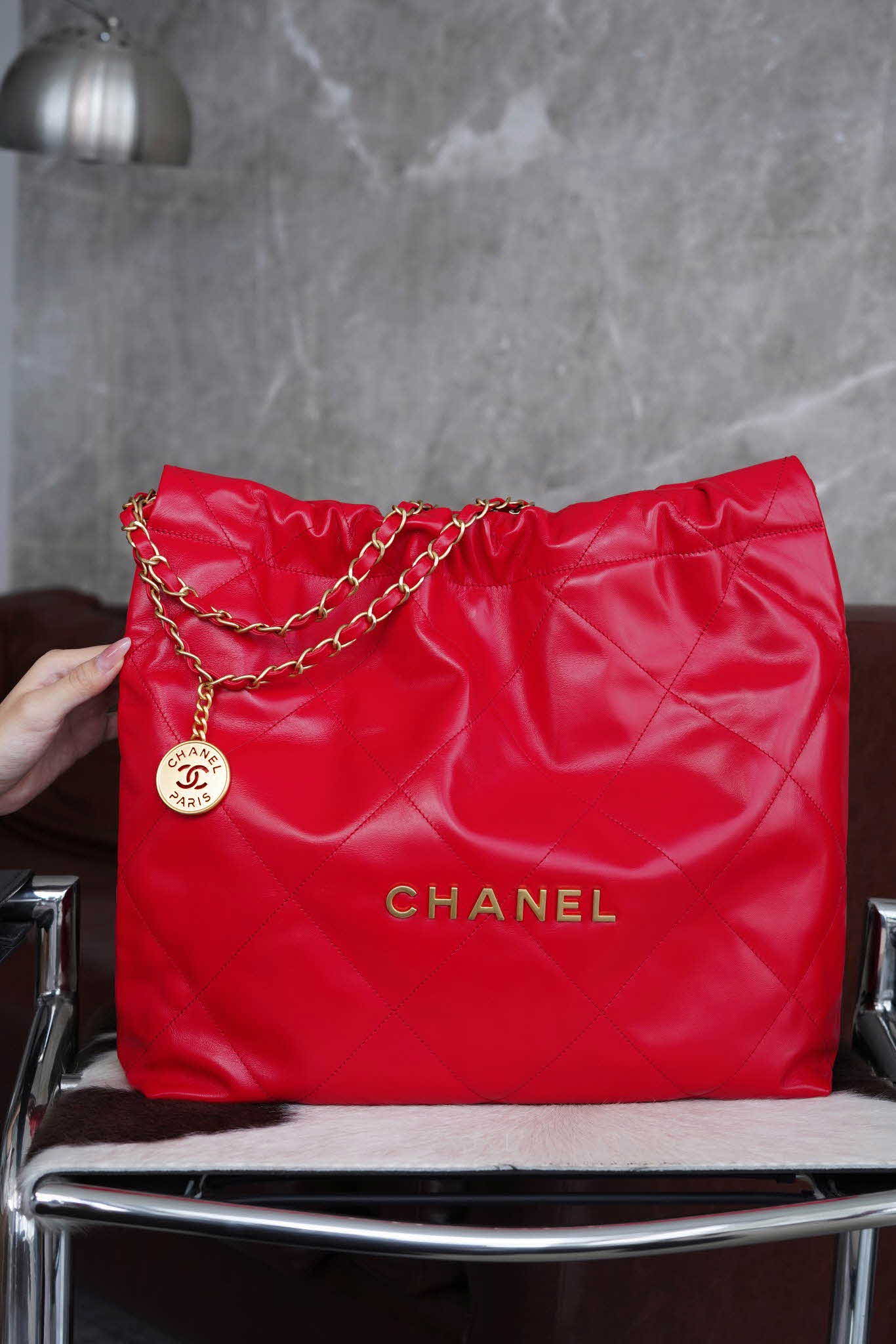 샤넬 22 미디엄 숄더백 카프스킨 AS3261  1650