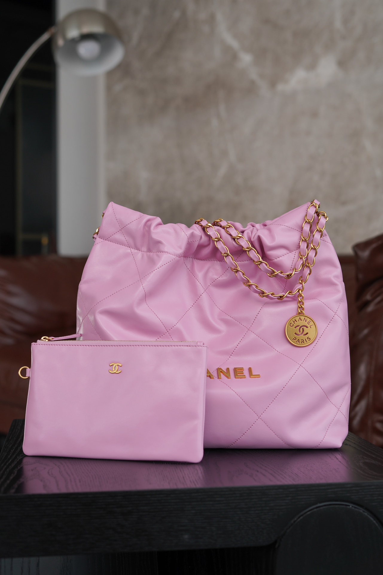 샤넬 22 스몰 숄더백 카프스킨 AS3260  1550