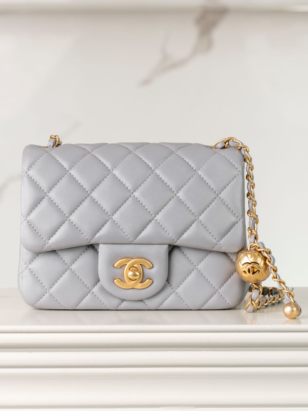 샤넬 골드볼 쁘띠삭 미니 플랩백 램스킨 AS1786  1200