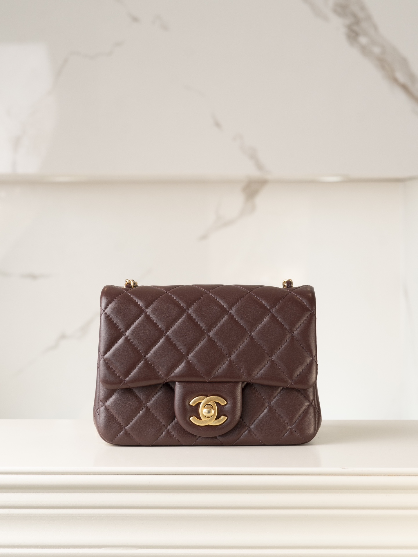 샤넬 골드볼 쁘띠삭 미니 플랩백 램스킨 AS1786  1200