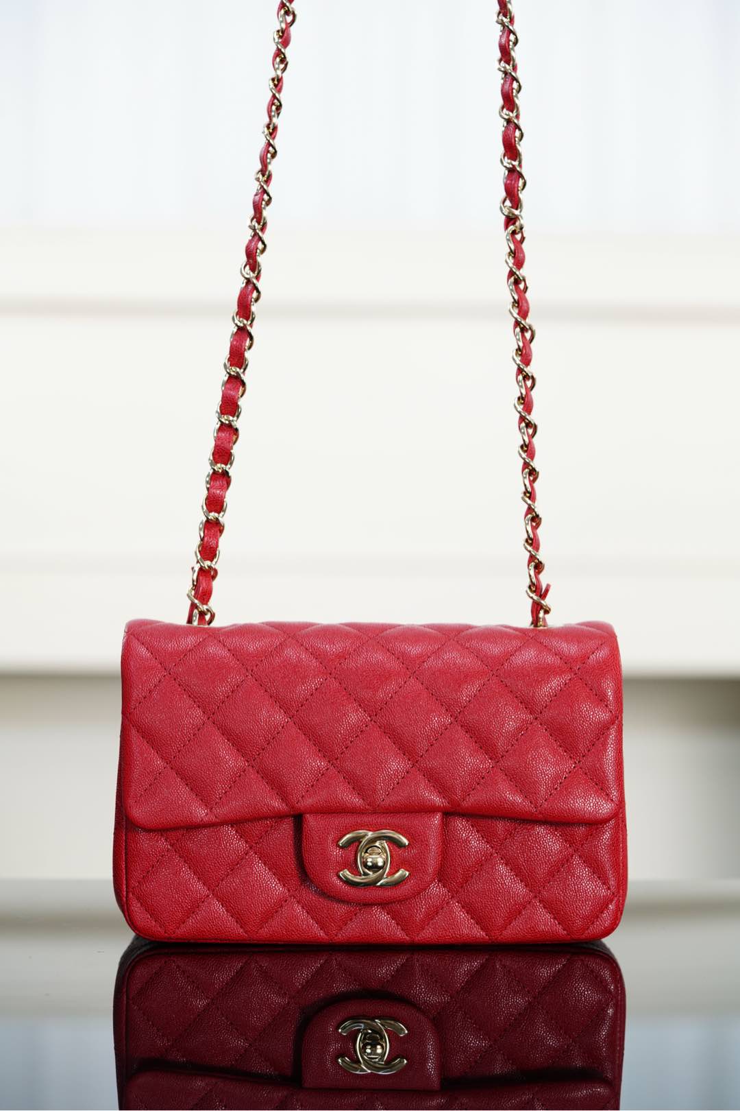 샤넬 클래식 뉴미니 플랩백 캐비어 A69900  1350