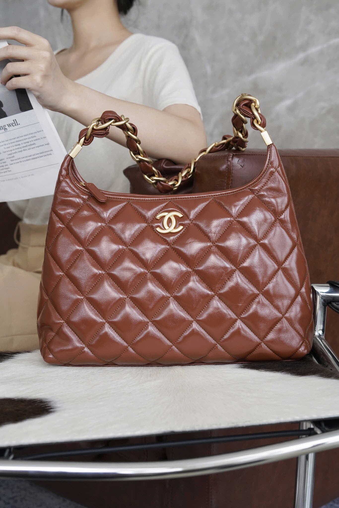 샤넬 24시즌 라지 호보백 오일왁스 AS4923  1280