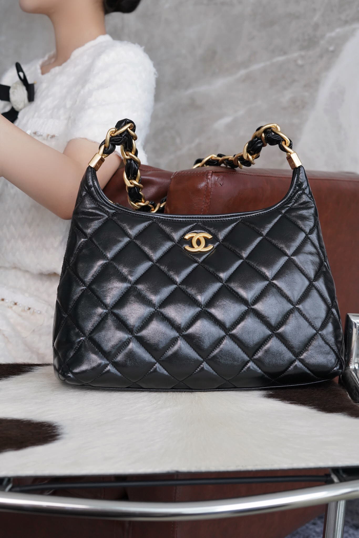 샤넬 24시즌 라지 호보백 오일왁스 AS4923  1280