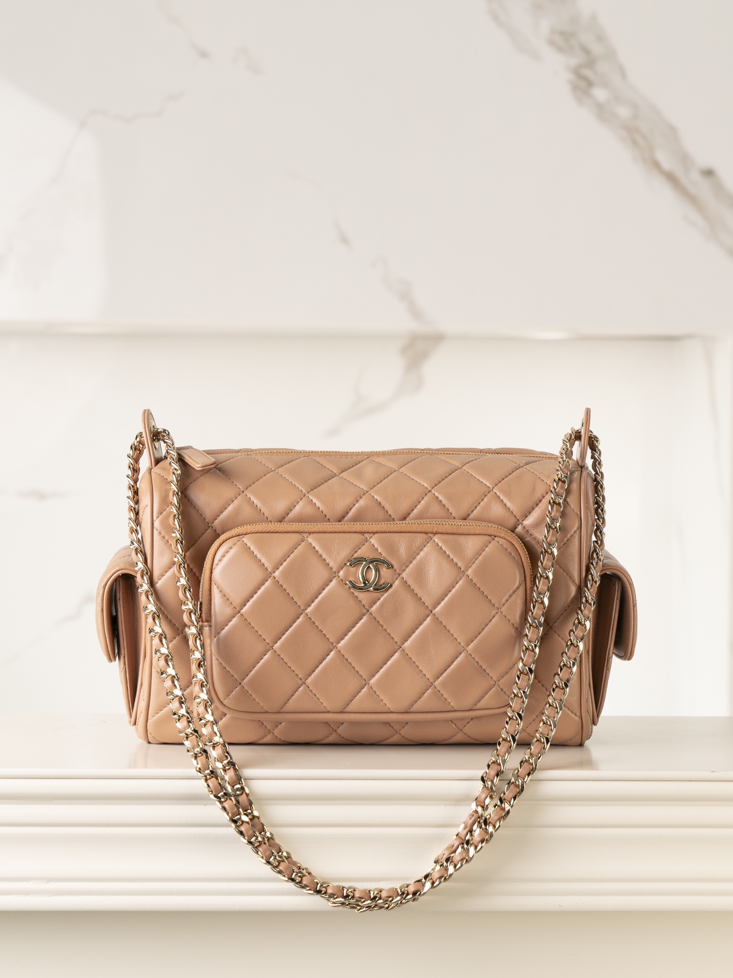 샤넬 24시즌 카메라 케이스백 램스킨 AS5156  1400