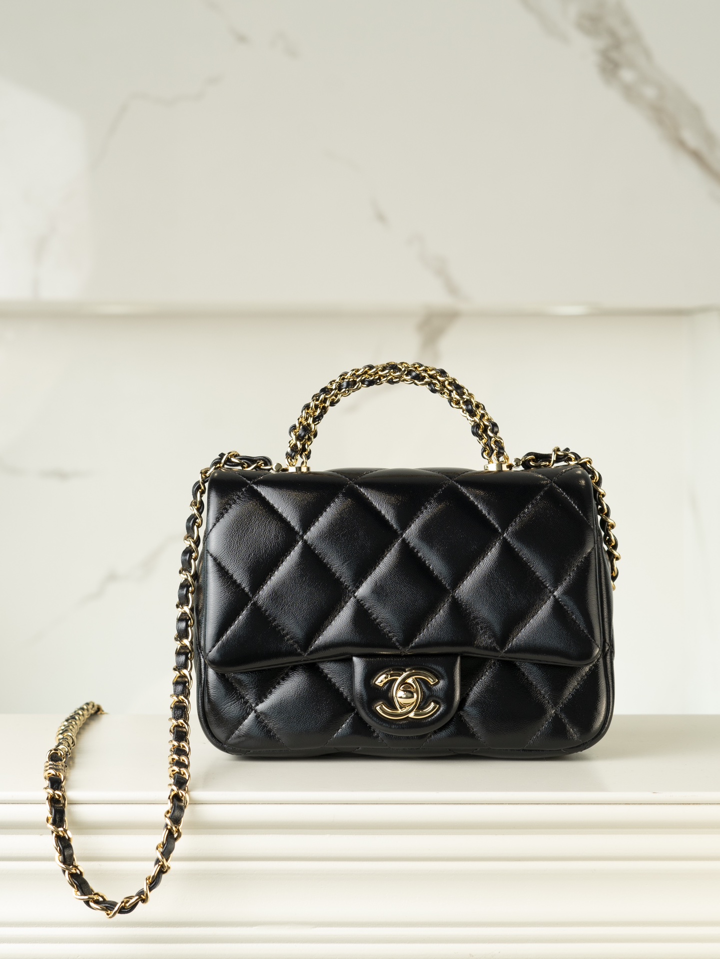 샤넬 24시즌 탑핸들 미니 플랩백 오일왁스 AS5032  1350