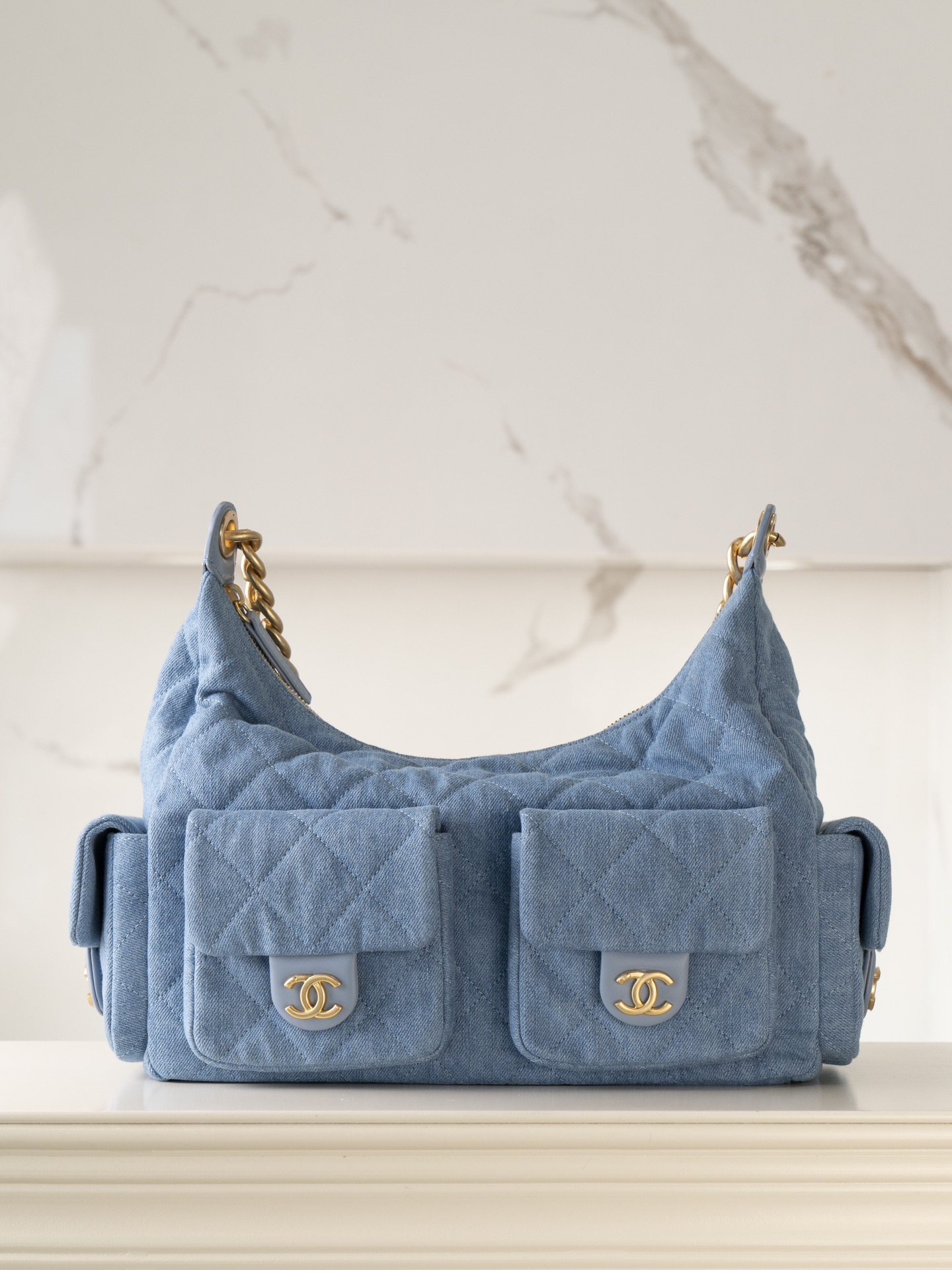 샤넬 25시즌 맥시 호보백 램스킨 AS5302  1580