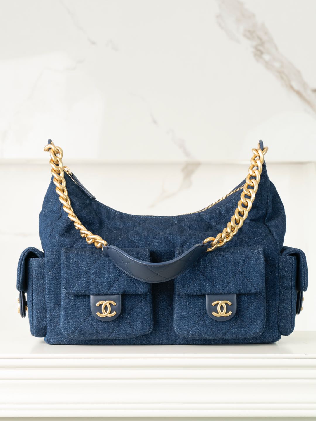 샤넬 25시즌 맥시 호보백 램스킨 AS5302  1580