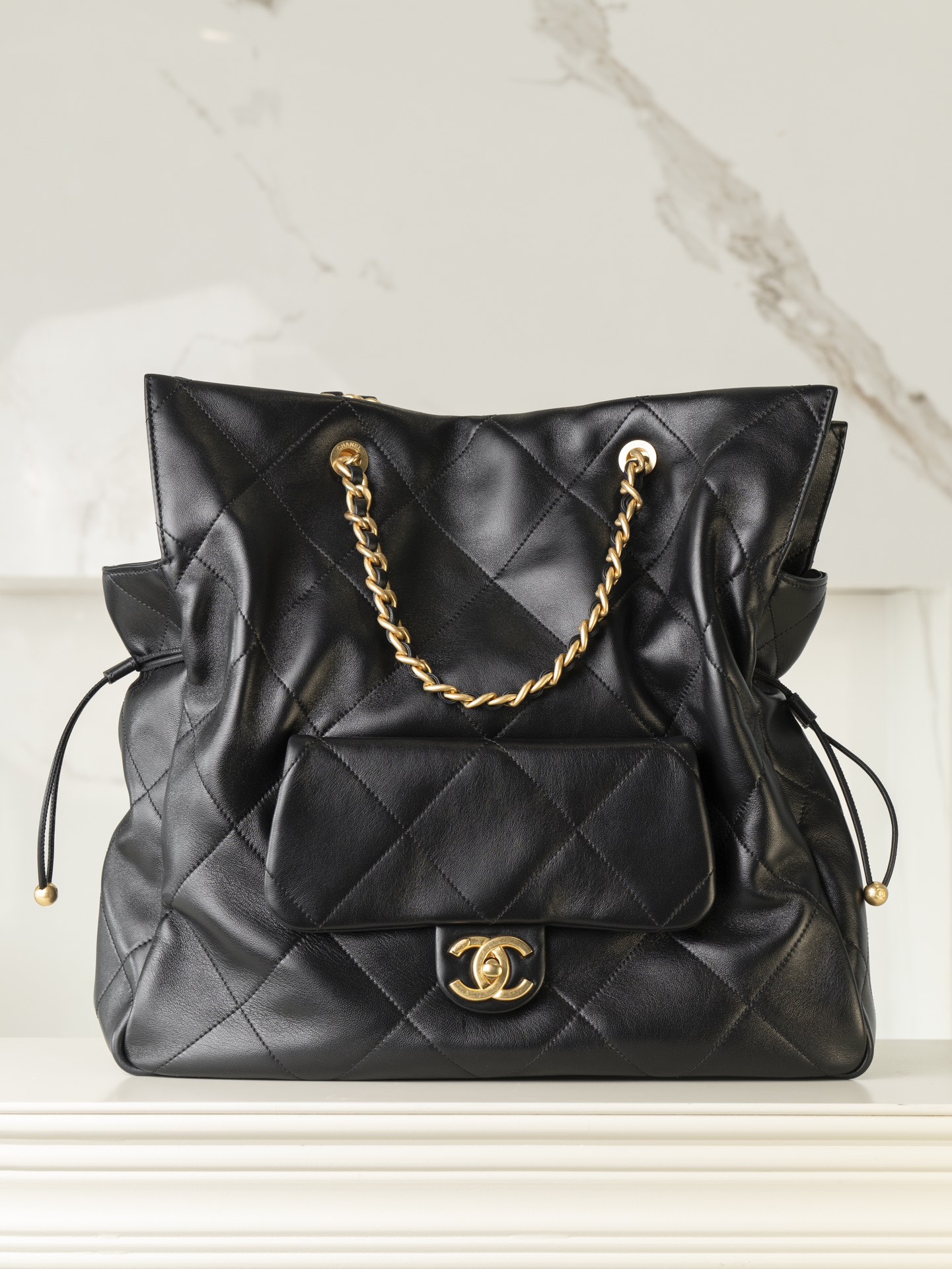 샤넬 25시즌 크루즈 쇼핑백 램스킨 AS5315  1880