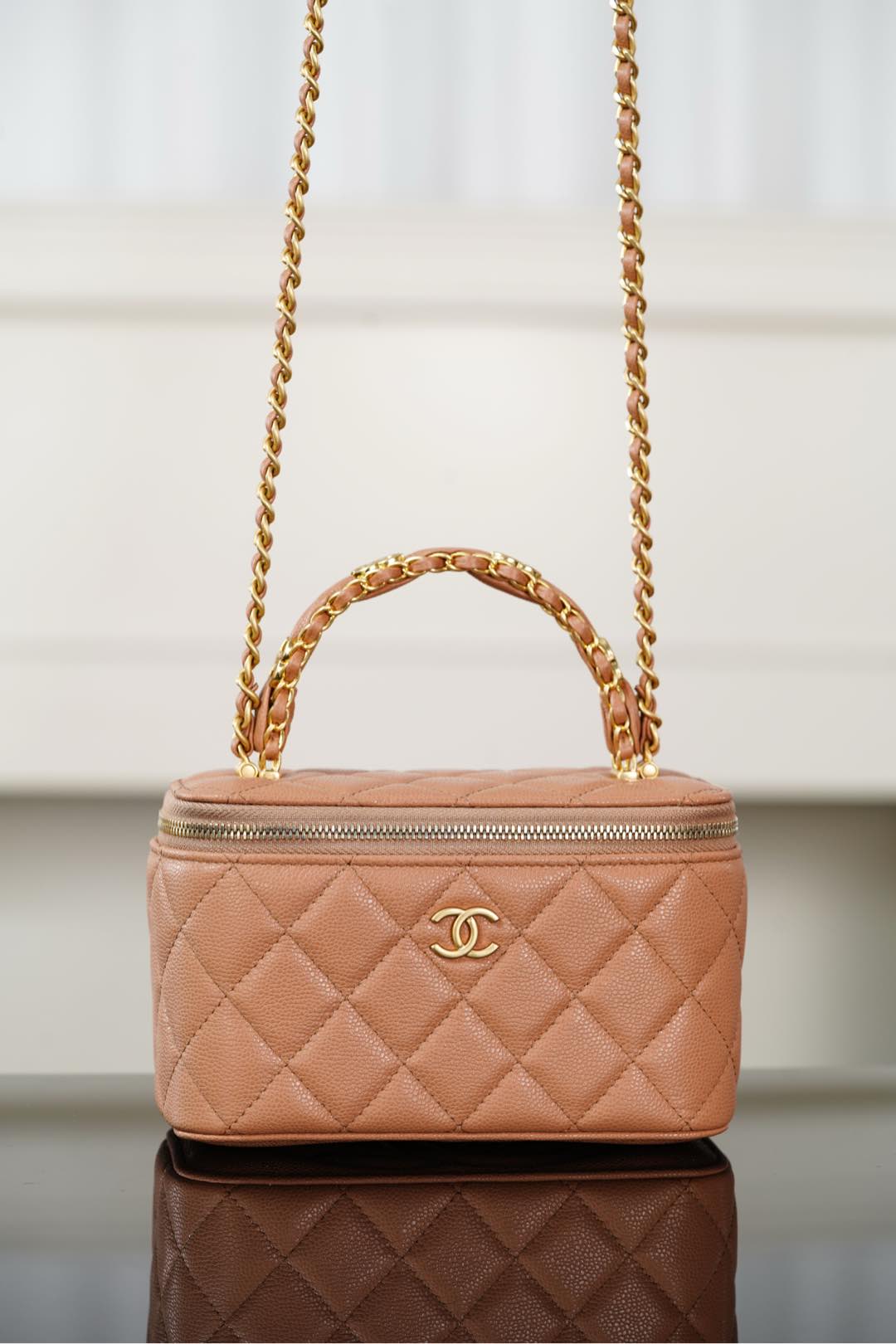 샤넬 25시즌 탑핸들 코스메틱 케이스백 캐비어 AP4799  1180