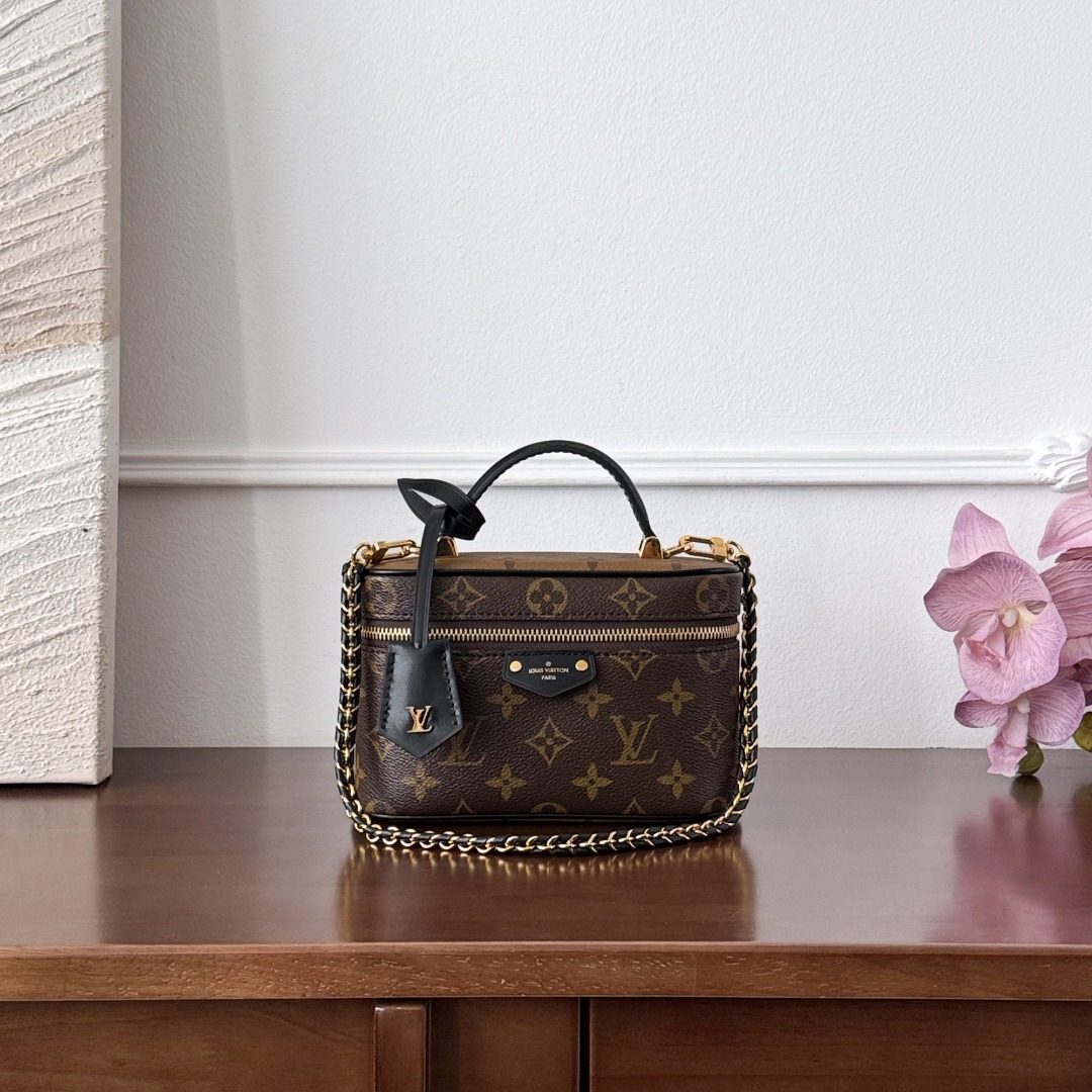 루이비통 베니티 체인 파우치 백 M47125  1090