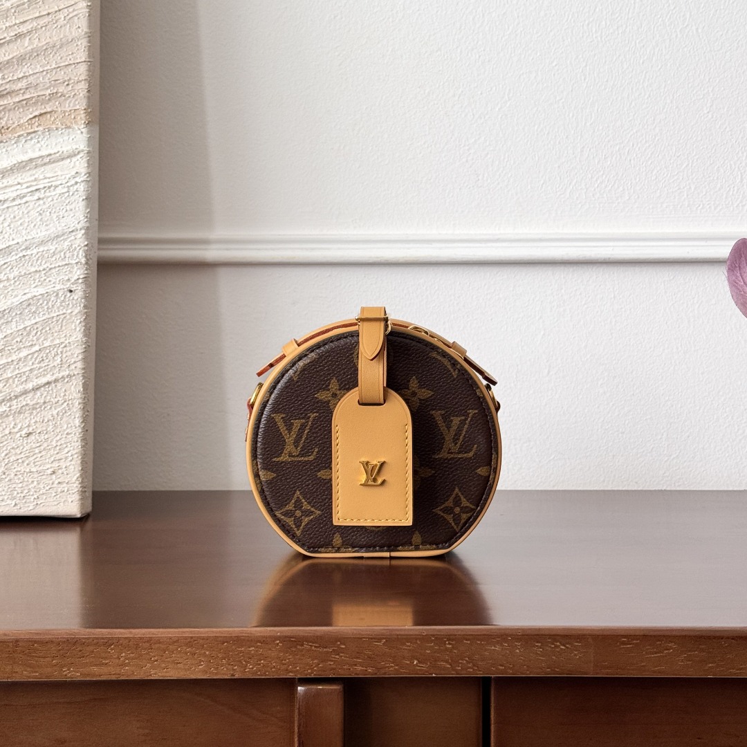 루이비통 미니 부아뜨 샤포 백 M44699  790