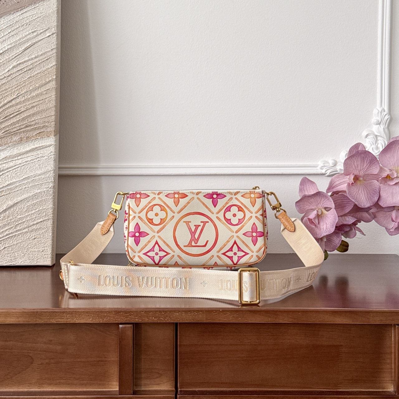 루이비통 멀티 포쉐트 악세수아 백 M25374  1120