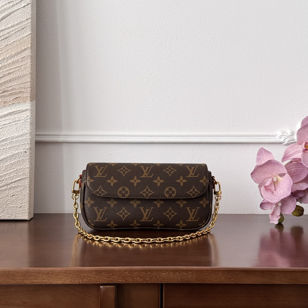 루이비통 월릿 온 체인 아이비 백 WOC M81911  830