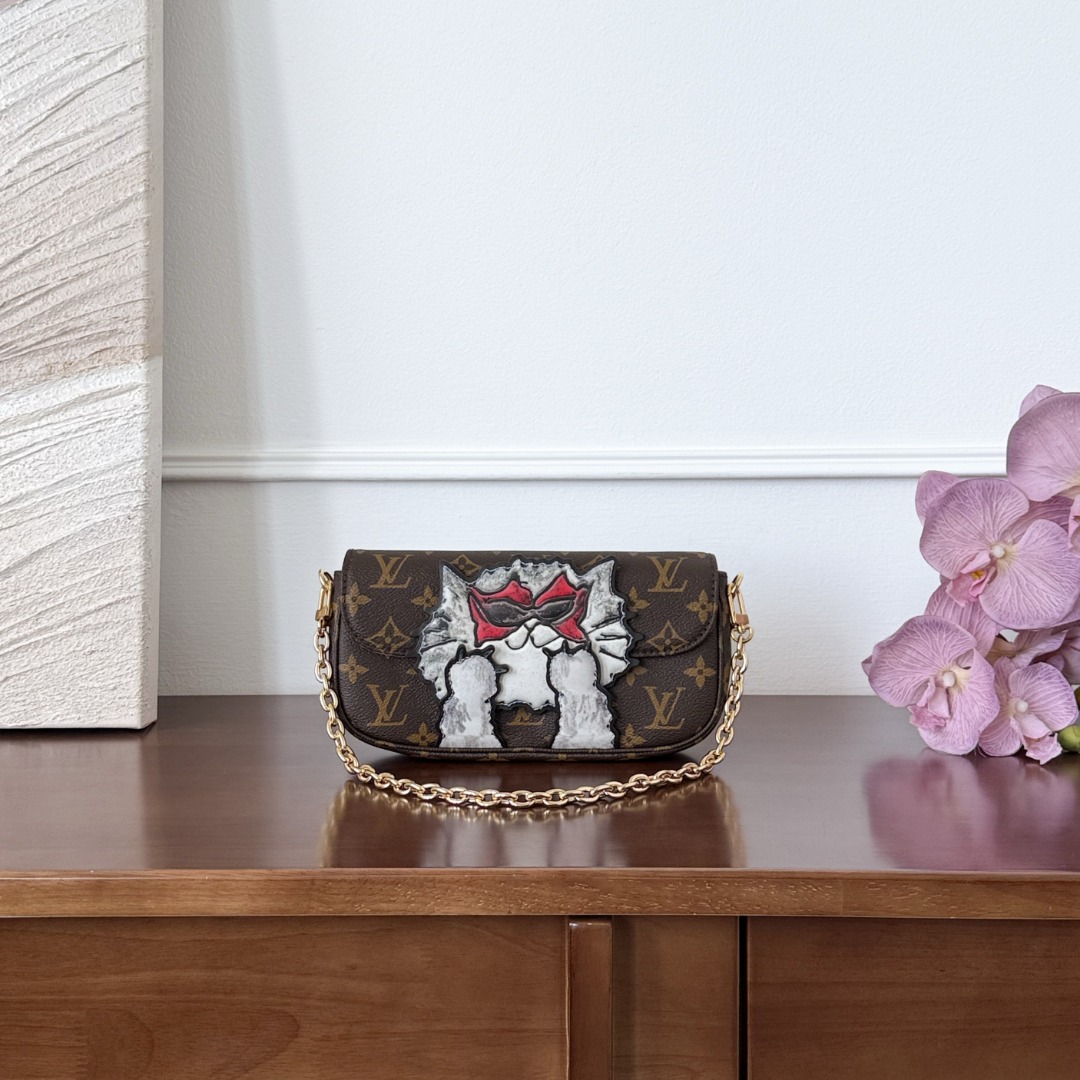 루이비통 월릿 온 체인 아이비 백 WOC M15148  980