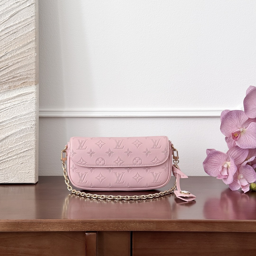 루이비통 월릿 온 체인 아이비 백 WOC M11299  1090