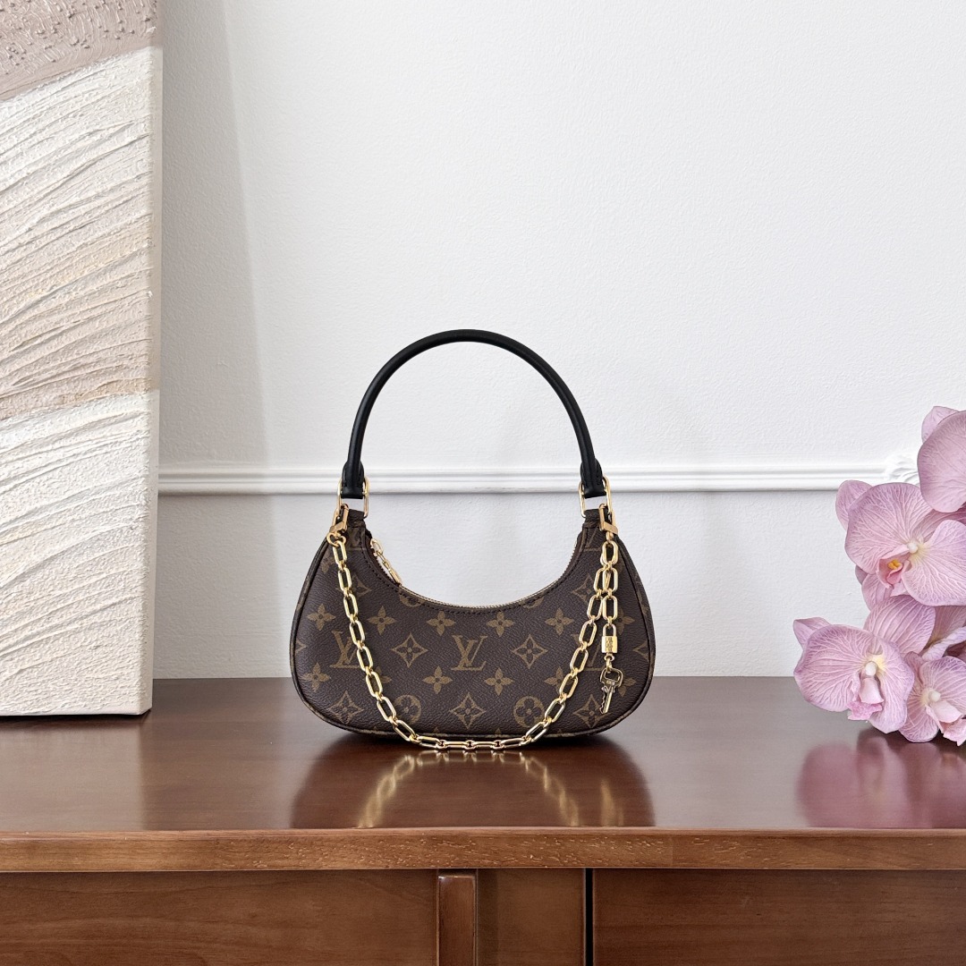 루이비통 캐치 PM 백 M25223  950