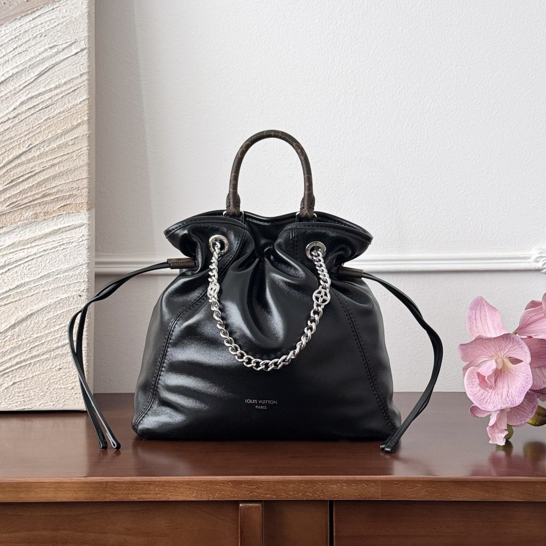 루이비통 오프 듀티 바이브 백팩 M25522  1200