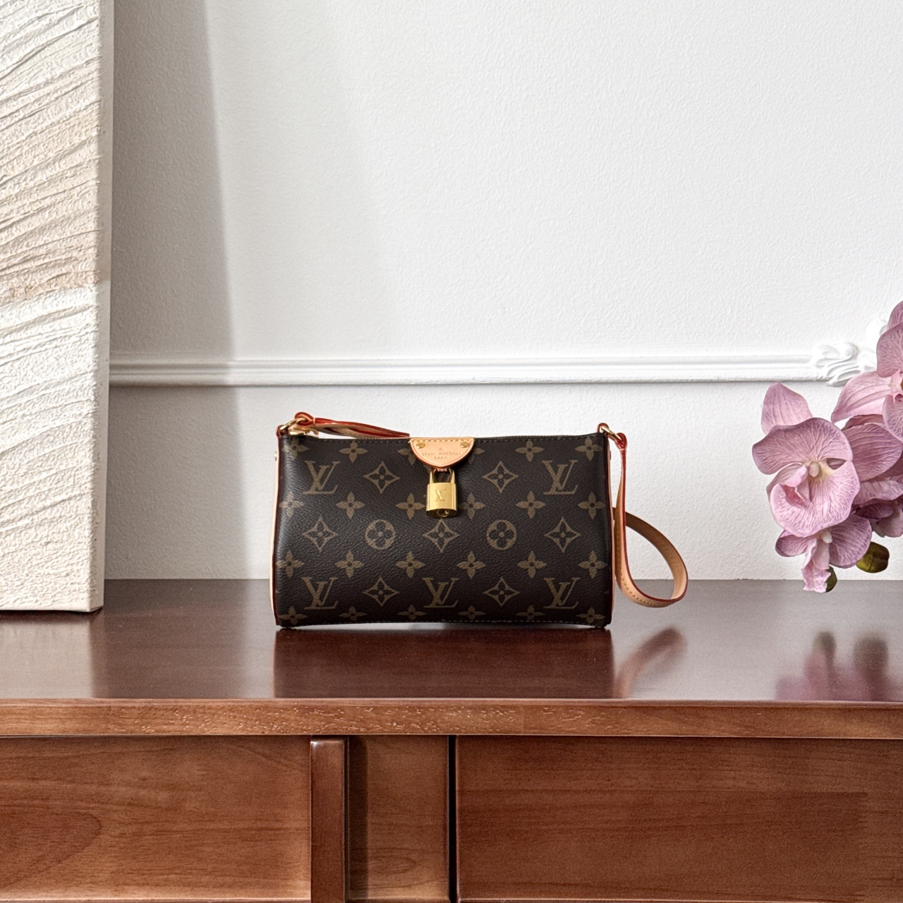 루이비통 포쉐트 티레트 백 M47123  820