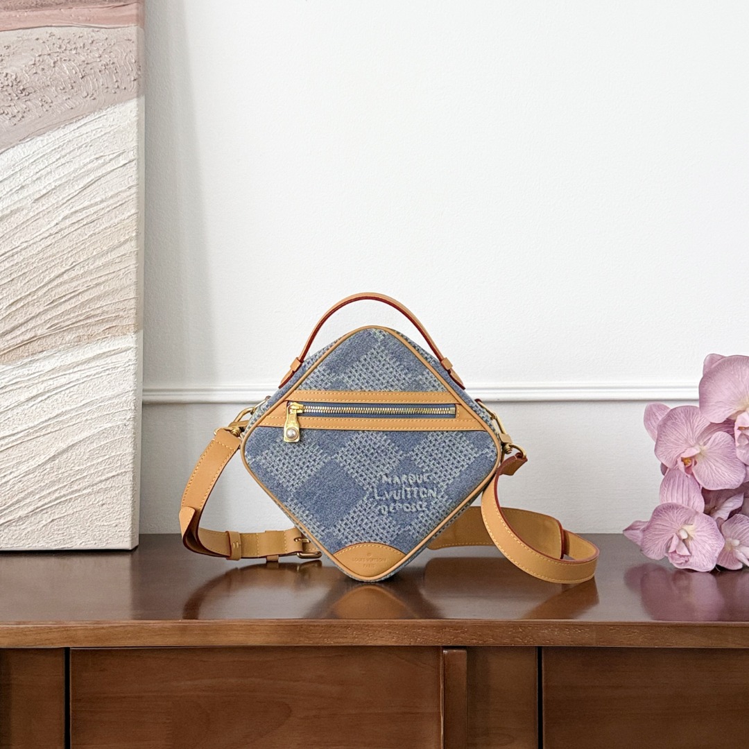 루이비통 포쉐트 라운드 백 M40706  1140