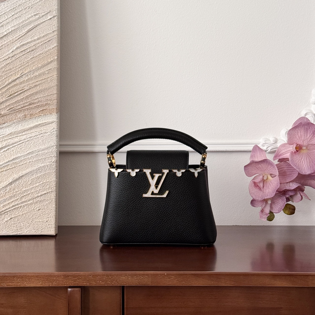 루이비통 카퓌신 미니 백 M11342  1480