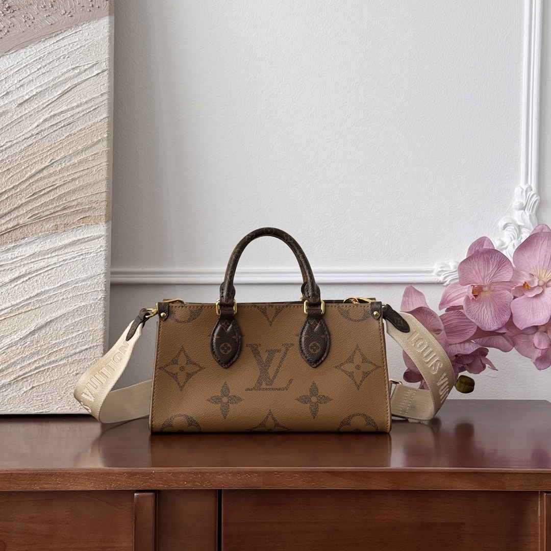 루이비통 온더고 이스트 웨스트 백 M46653  1180