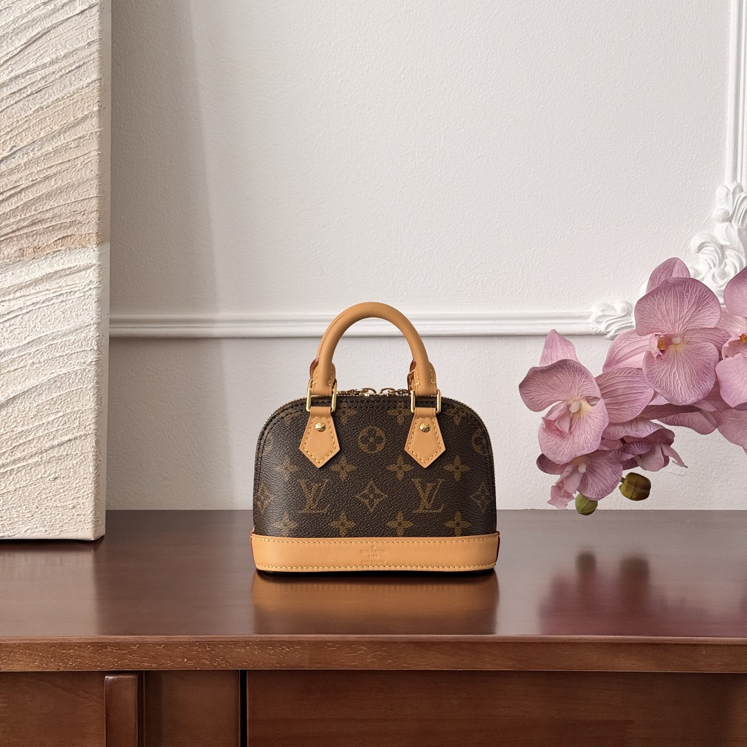 루이비통 나노 알마 백 M82717  990