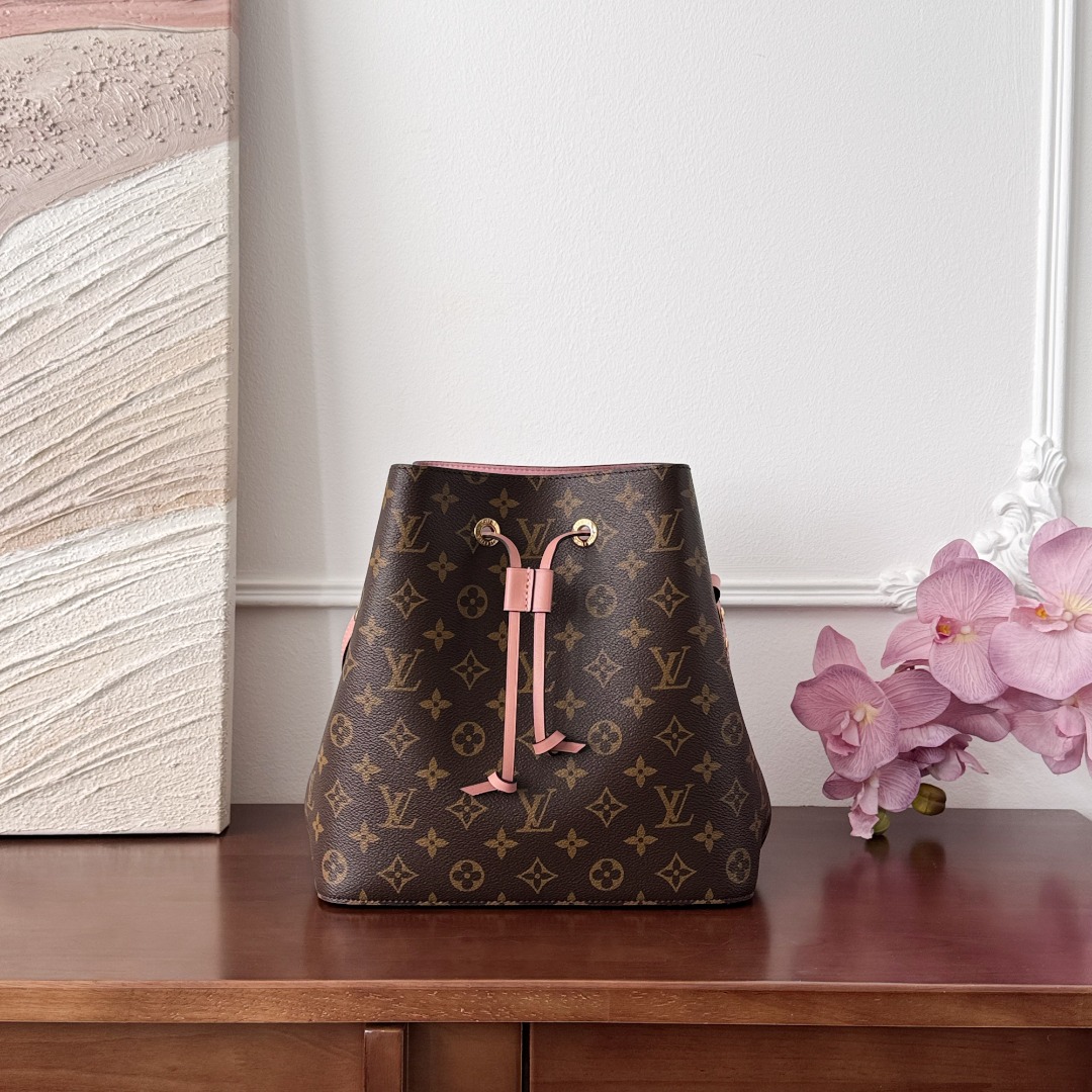 루이비통 네오노에 MM 백 M44022  1250