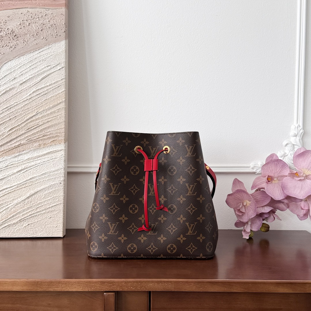 루이비통 네오노에 MM 백 M44021  1250